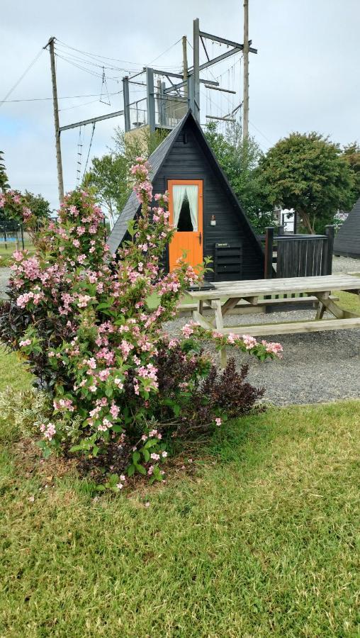 Hotel Carrowmena School House & Glamping à Limavady Extérieur photo