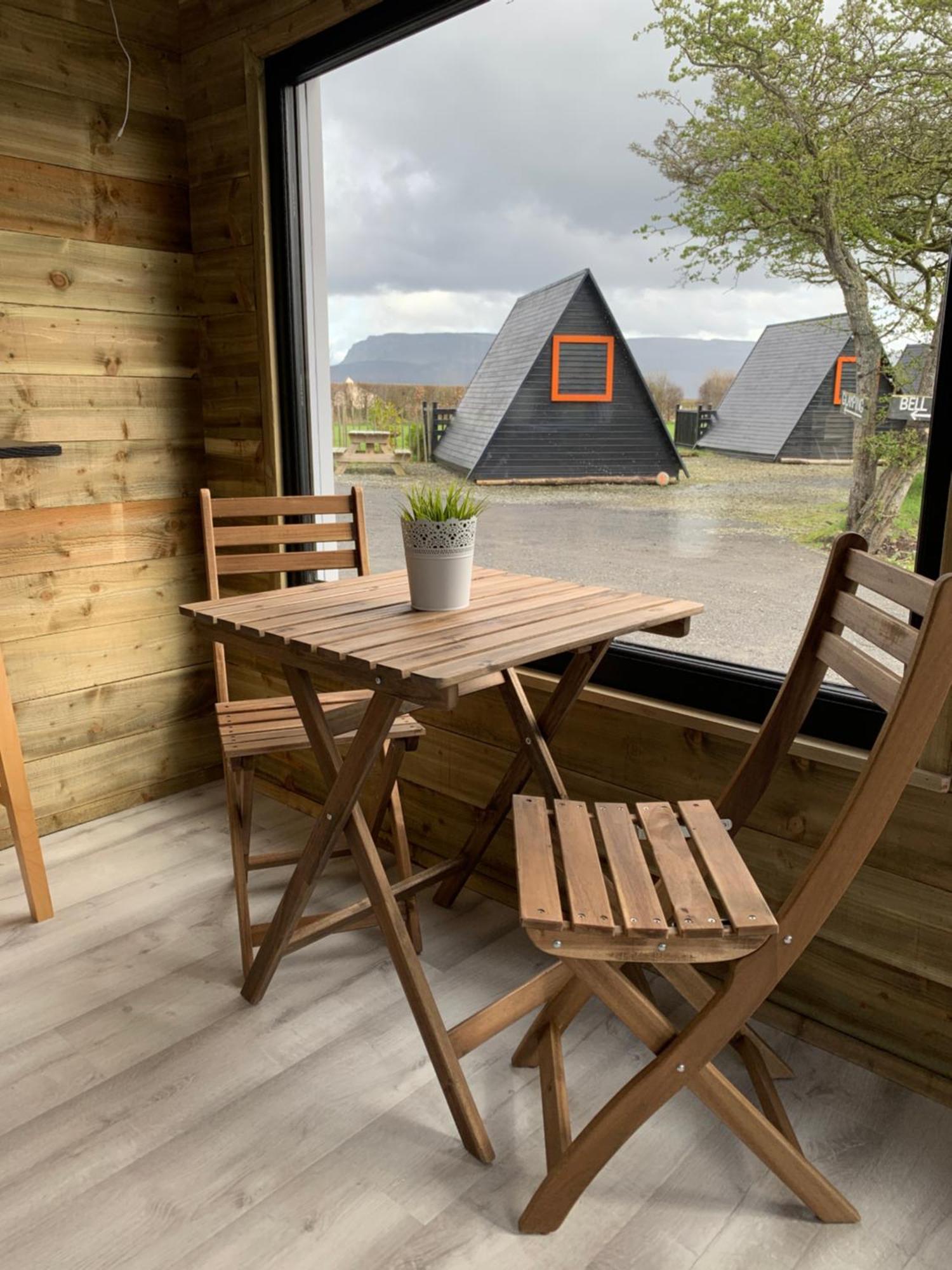 Hotel Carrowmena School House & Glamping à Limavady Extérieur photo